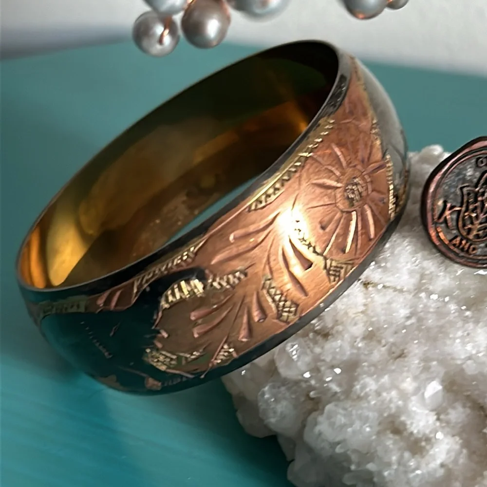 Vintage Brass Tri-Colored Floral Etched Chunky Bangle Bracelet - Picture 2 of 4